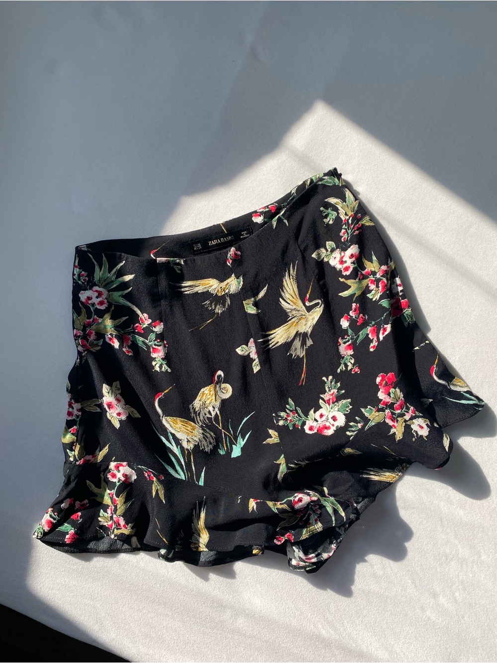 Zara Print Ruffle Shorts - Picture 2 of 3